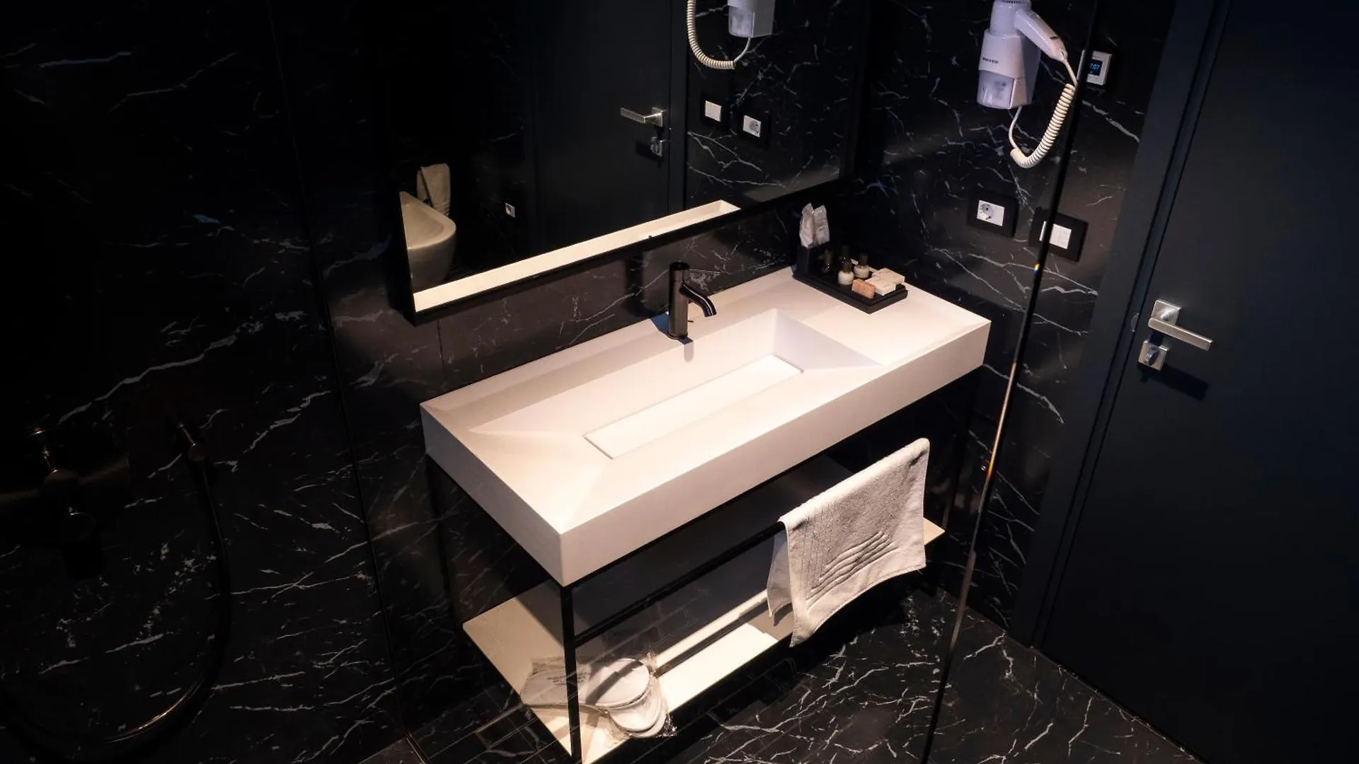 ****  Moncafe Boutique Hotel & Spa Tirana Albanien