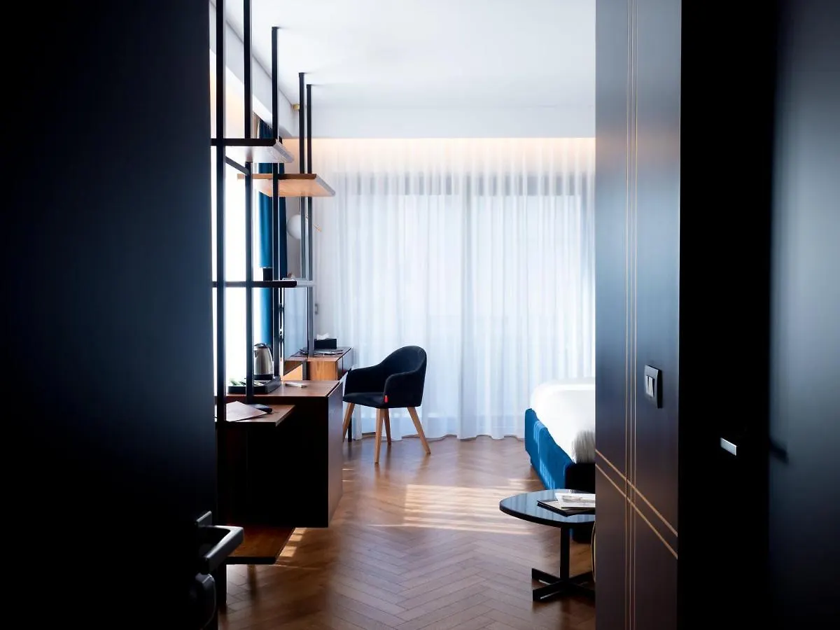 Moncafe Boutique Hotel & Spa Tirana 4*,